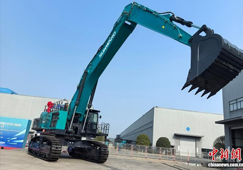 China’s 170-Ton Long-Reach Excavator Sets Domestic Record; Deployed for Middle East Land Reclamation